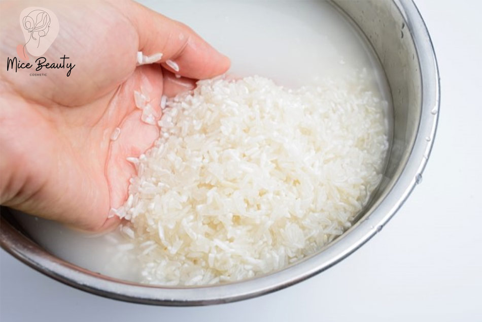 Nước vo gạo có nhiều tác dụng làm đẹp cho làn da